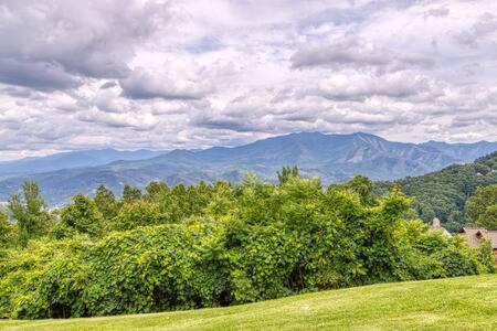 The Great Escape - Min From Parkway With Hot Tub Gatlinburg Exterior foto