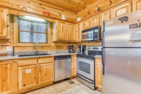 The Great Escape - Min From Parkway With Hot Tub Gatlinburg Exterior foto